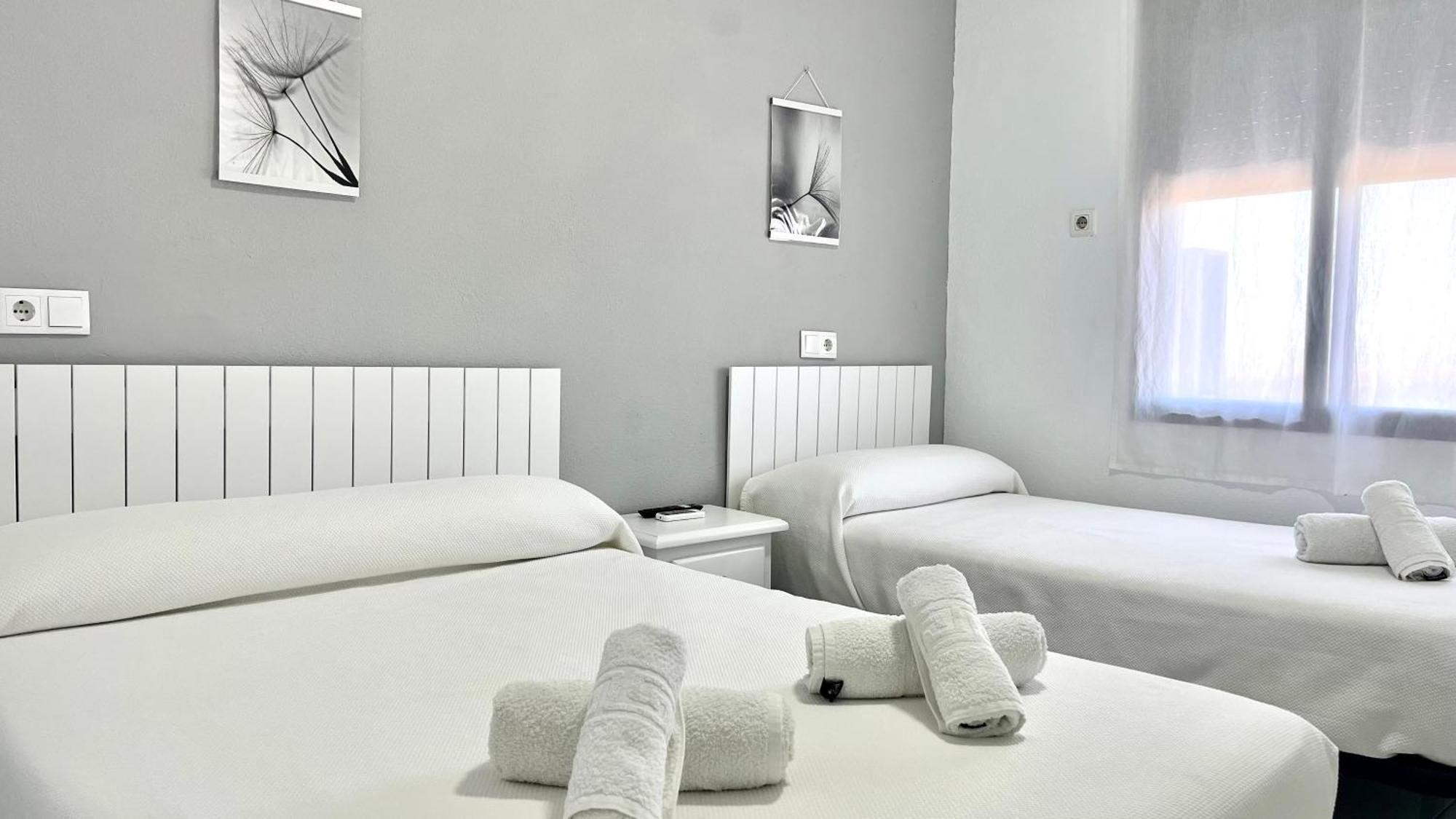 Hostal Carlos III Aldea Quintana Exterior photo