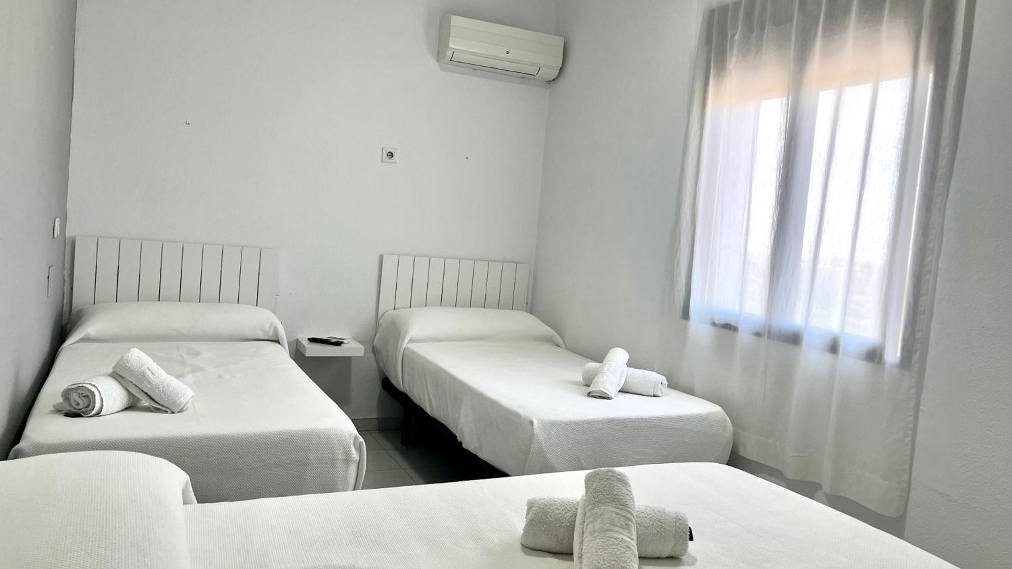 Hostal Carlos III Aldea Quintana Exterior photo